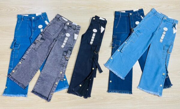 Girls Fashionable Baggy Jeans