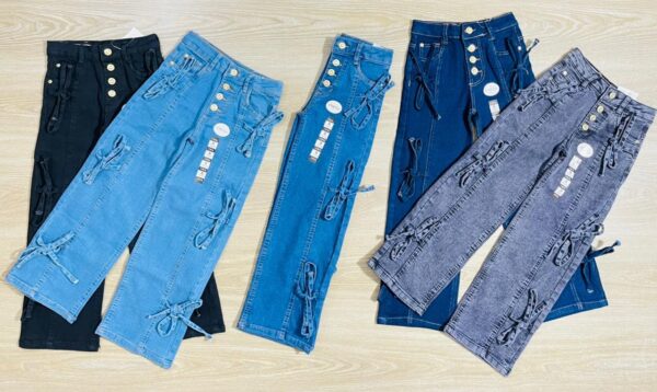 Girls Fashionable Baggy Jeans