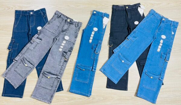 Girls Fashionable Baggy Jeans