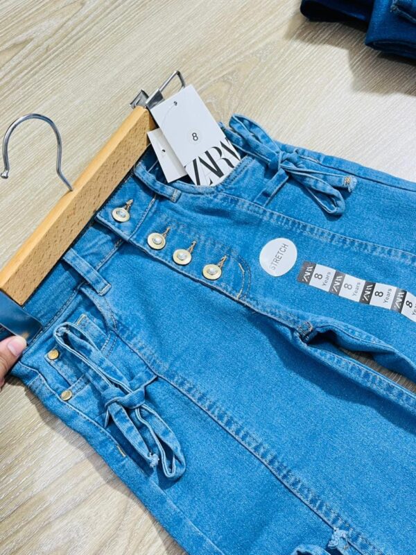 Girls Fashionable Baggy Jeans